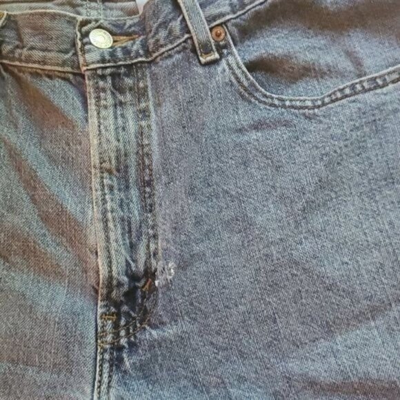 Levi's 550 Relaxed Fit Sz. 34 Blue Jean Shorts with Pockets - Picture 3 of 5